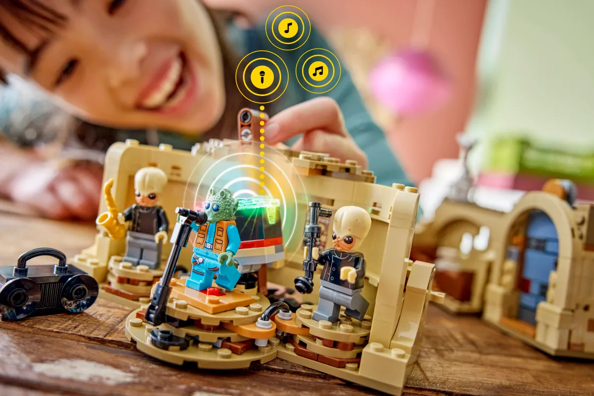 SMART Play™: Mos Eisley Cantina™ - Image 11