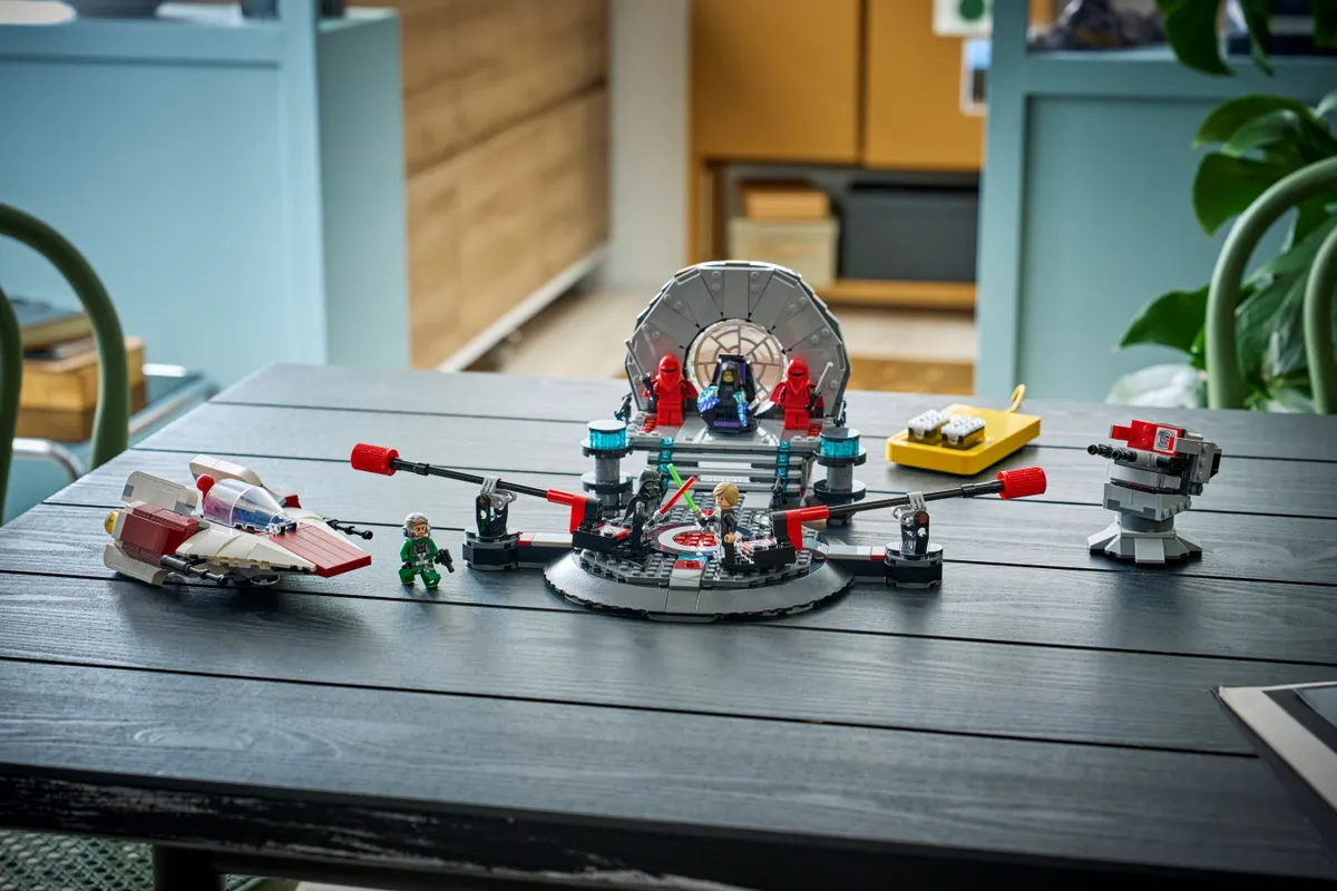 SMART Play™: Throne Room Duel & A-Wing™ - Image 9