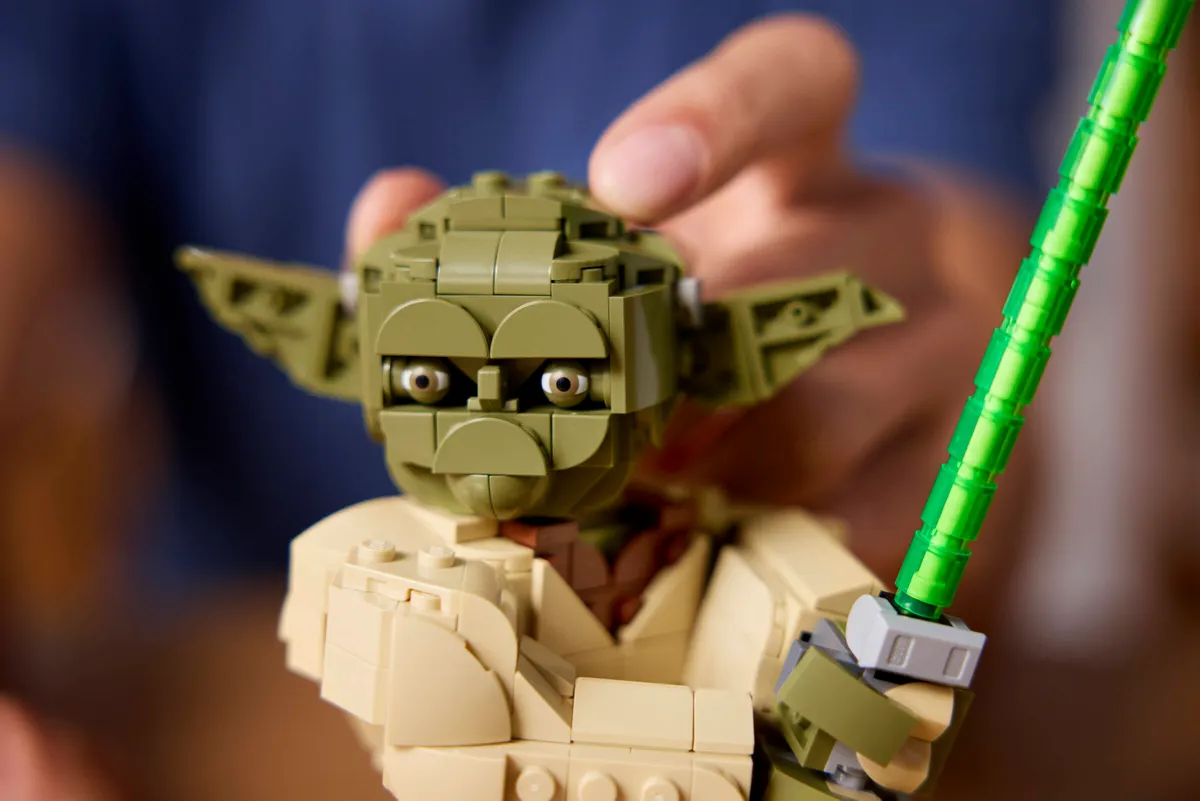 Yoda™ Bust - Image 9