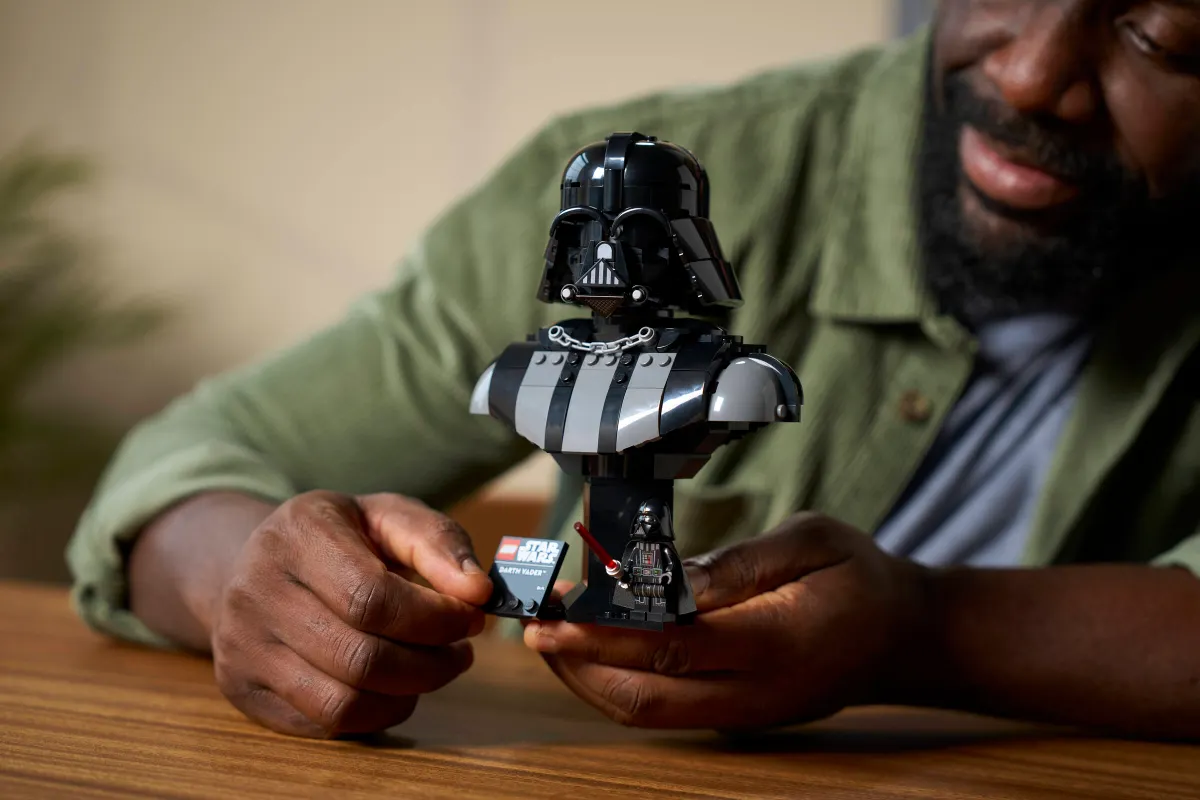 Darth Vader™ Bust - Image 9