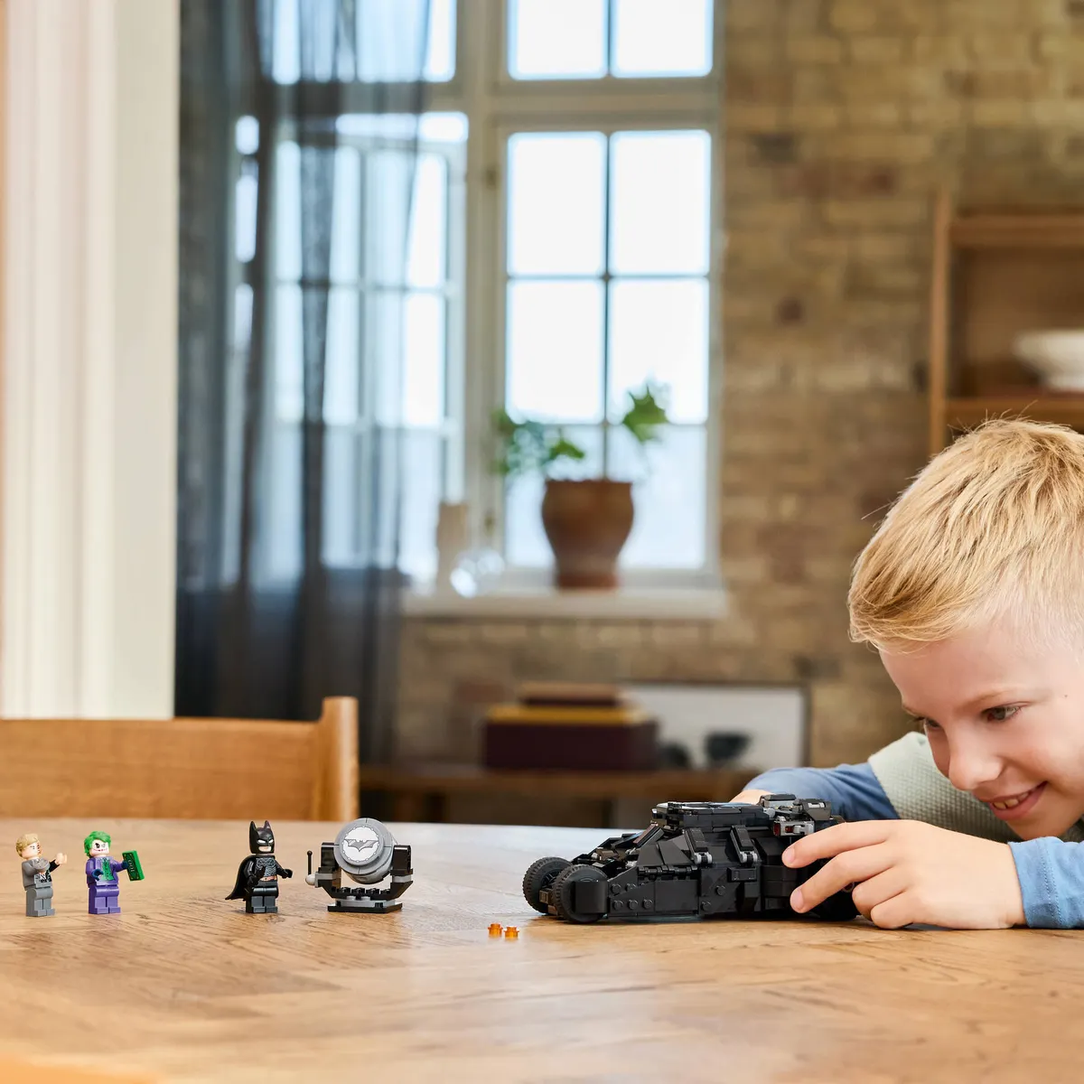 Batman™ Tumbler vs. Two-Face™ & The Joker™ - Image 4