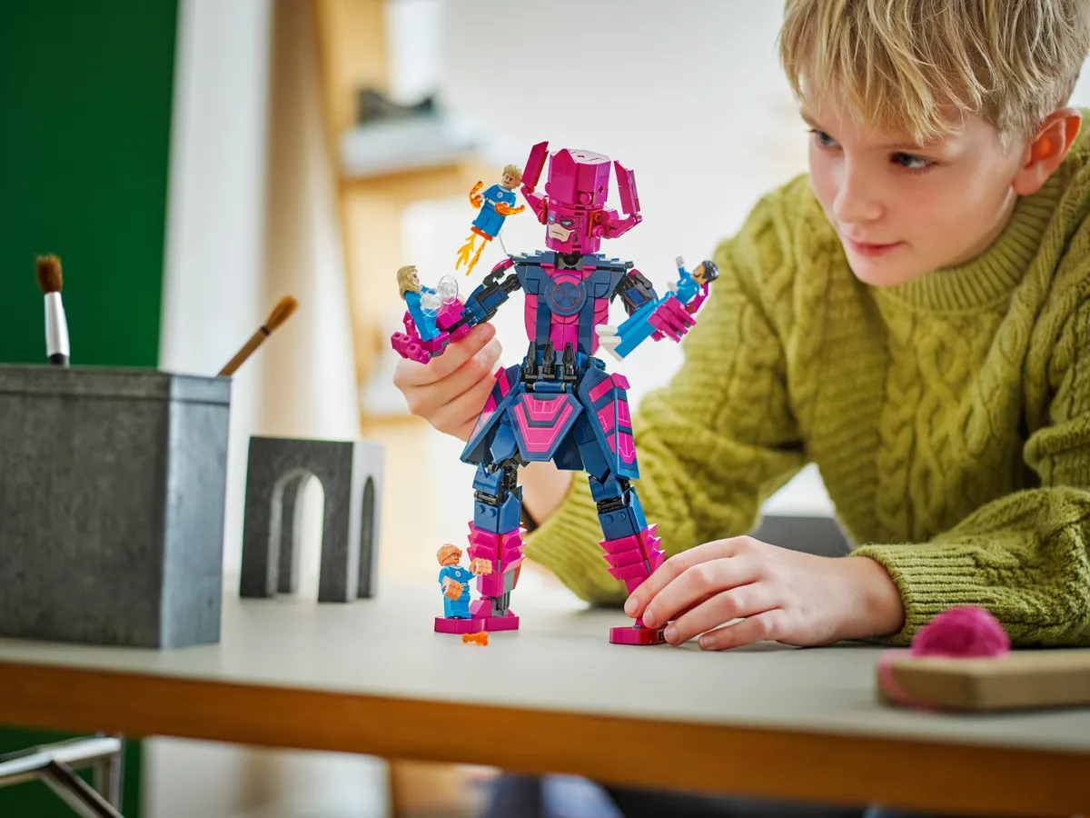 Fantastic Four vs. Galactus Construction Figure - Image 4