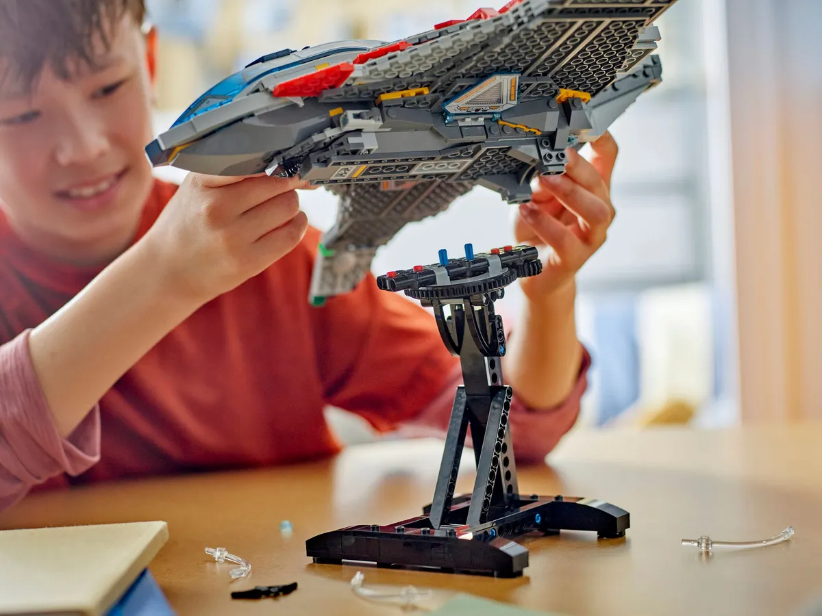 Avengers: Age of Ultron Quinjet - Image 3