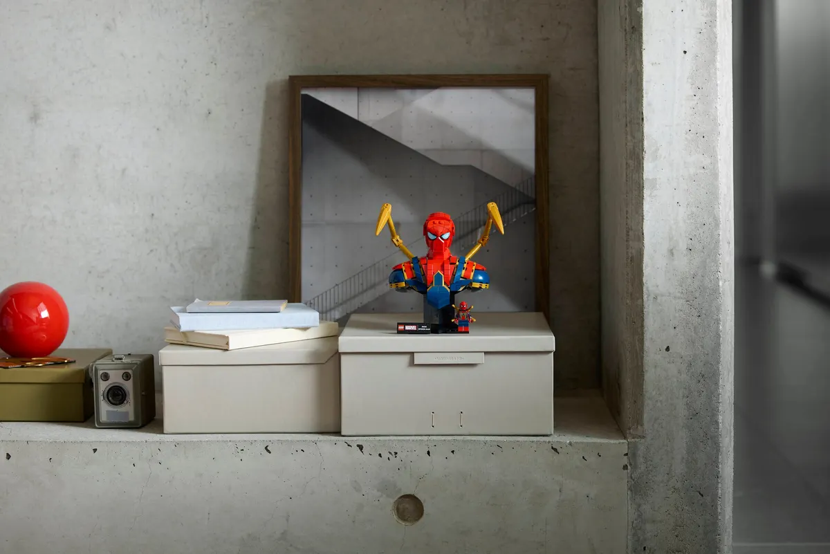 Iron Spider-Man Bust - Image 7
