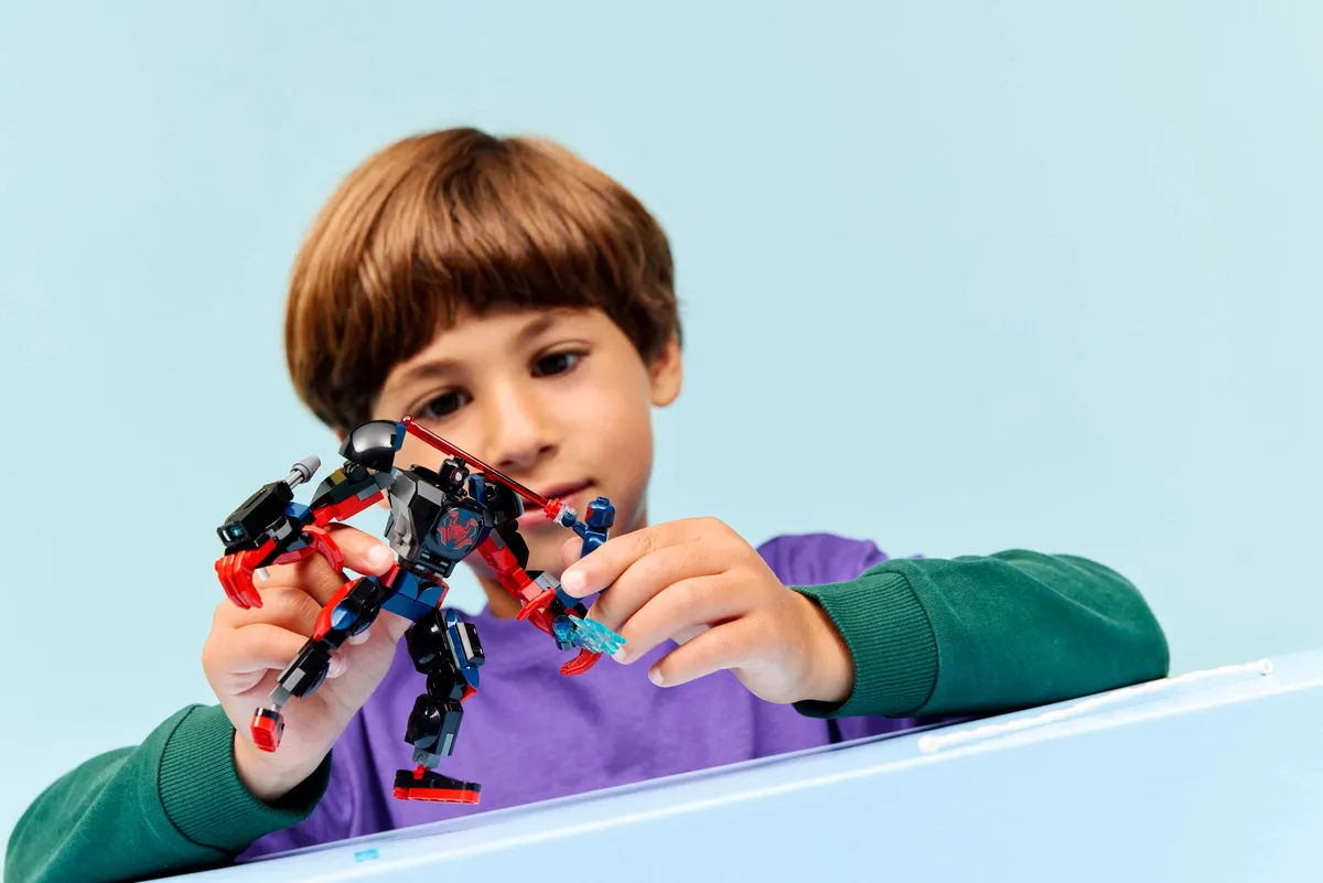 Miles Morales Mech vs. Spider-Man 2099 - Image 4