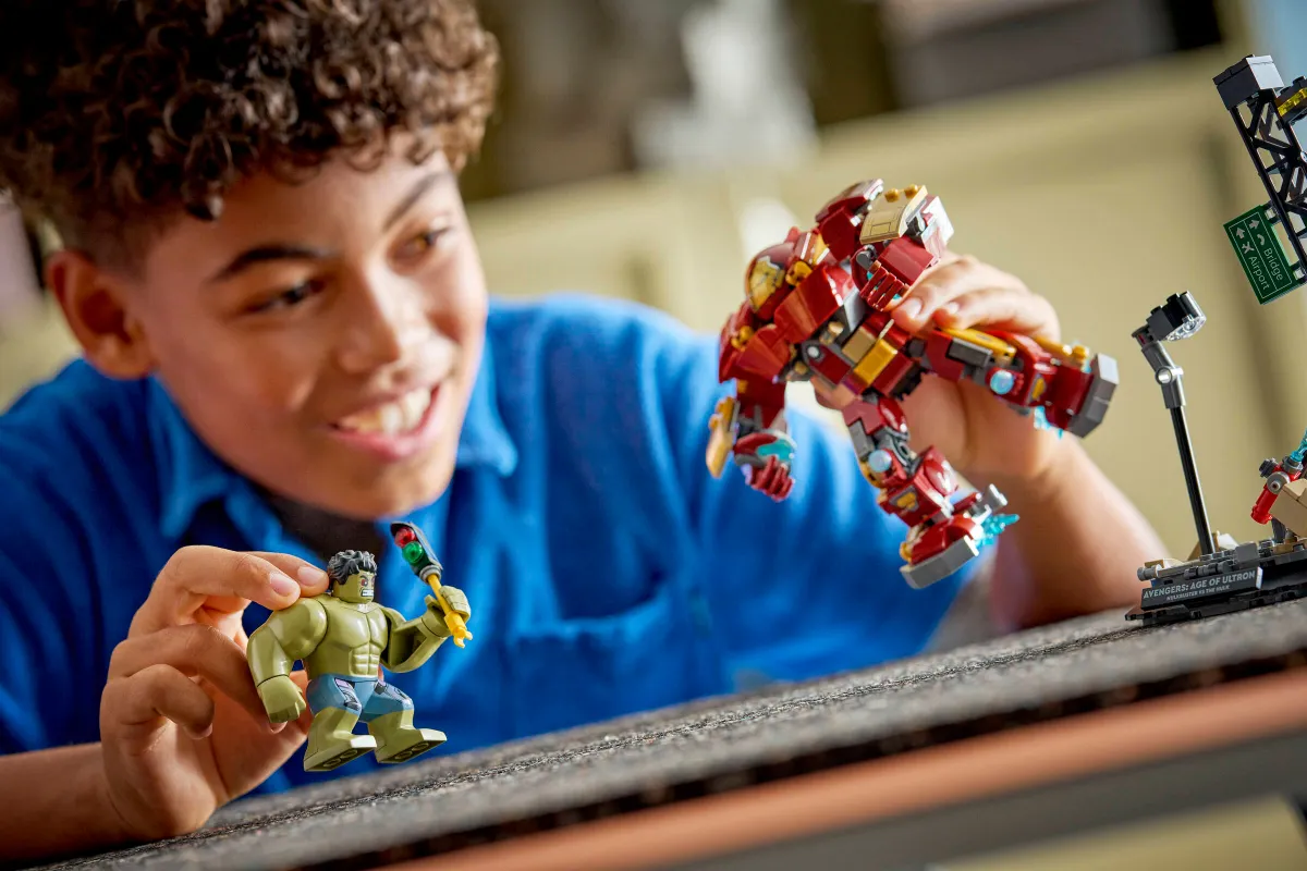 Epic Battle: Hulkbuster vs. The Hulk - Image 4
