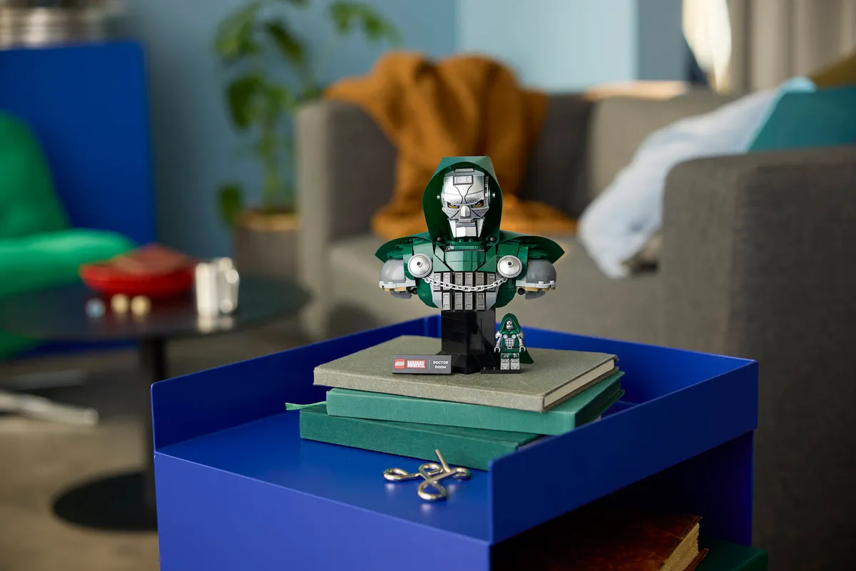 Doctor Doom Bust - Image 14
