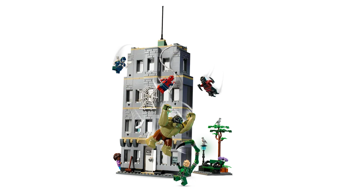 Spider-Man vs. Hulk Epic Clash - Image 5