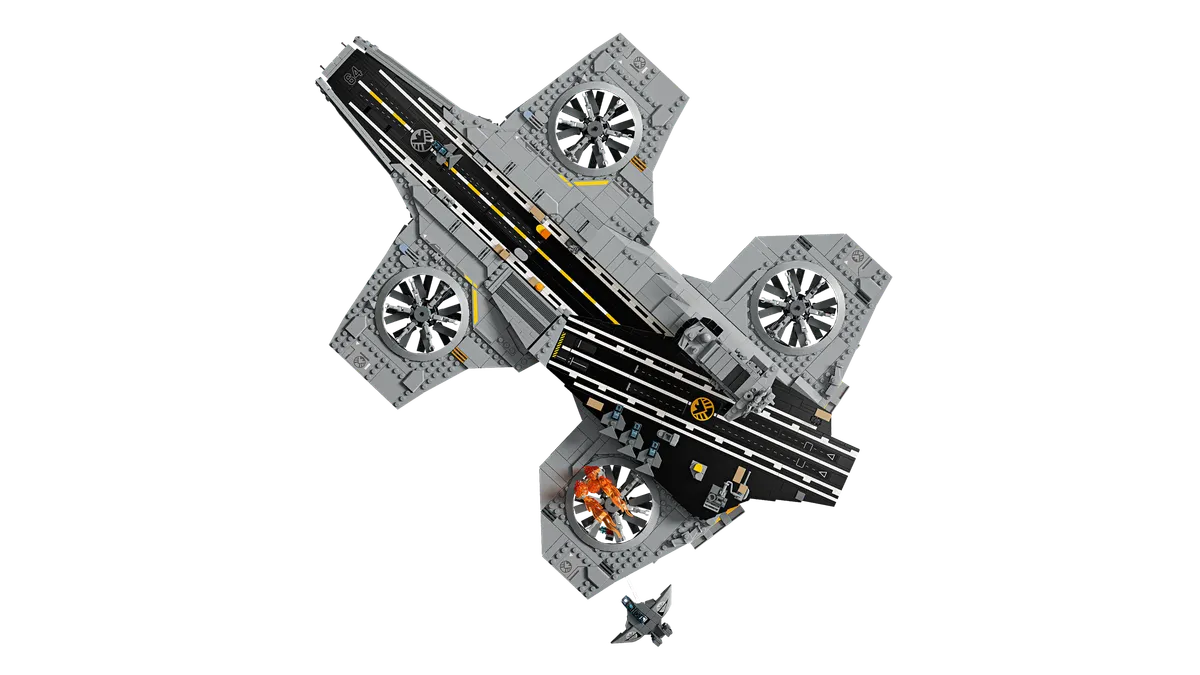 S.H.I.E.L.D. Helicarrier - Image 6