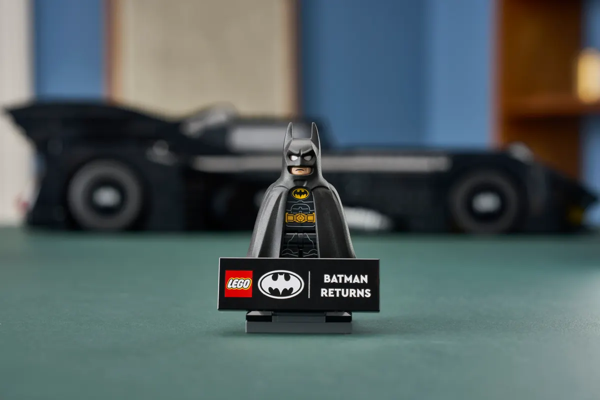 Batman Returns™ Batmobile™ - Image 15
