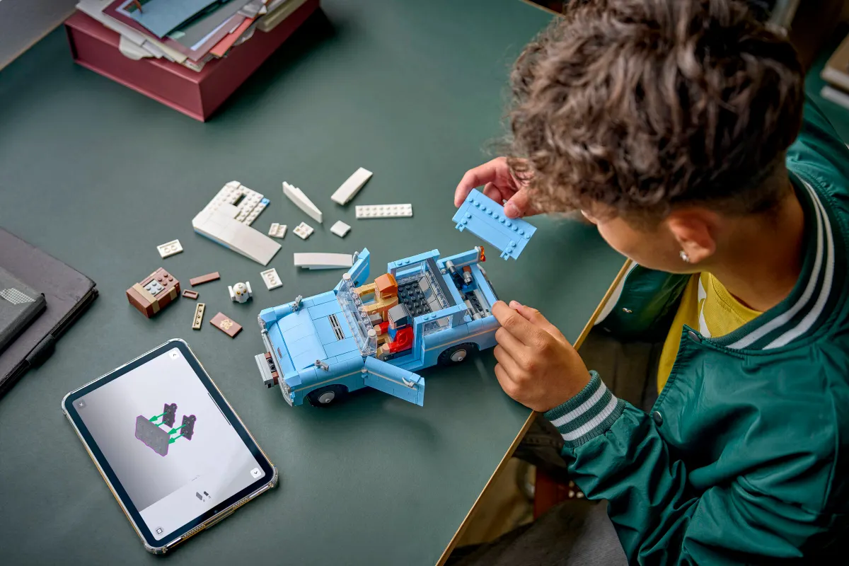 Enchanted Flying Ford Anglia™ - Image 3