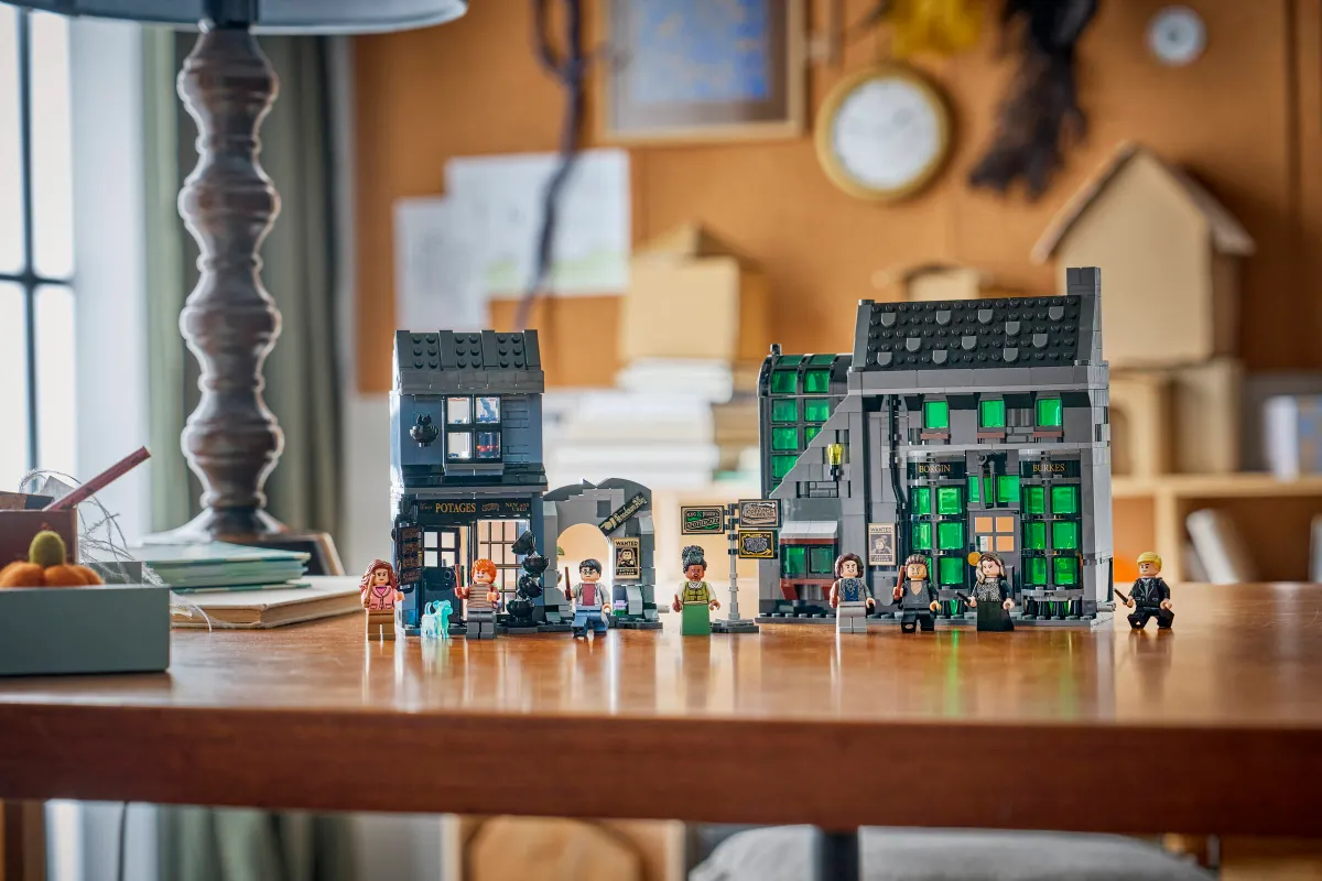 Knockturn Alley™ Wizarding Shops - Image 14