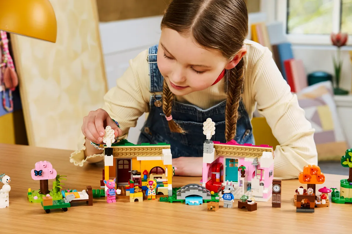 Creative Houses: Seasons of Fun - Image 4