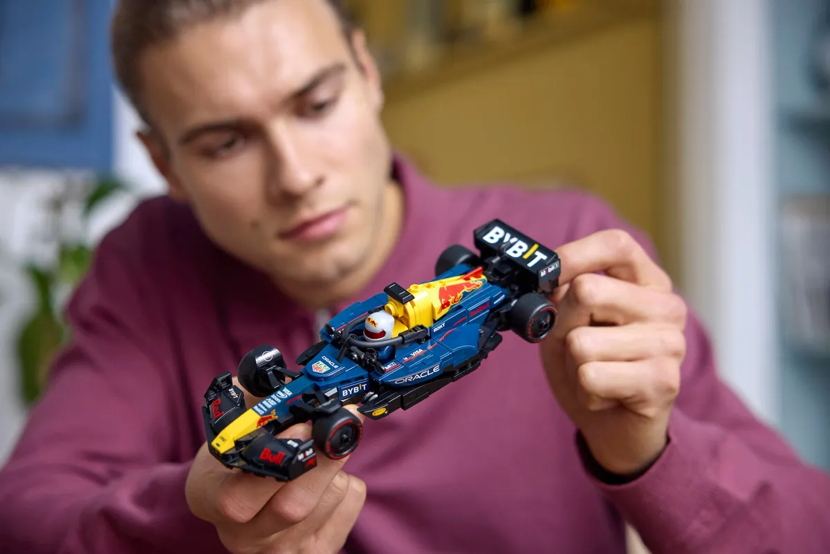 Oracle Red Bull Racing RB20 F1® Race Car - Image 4