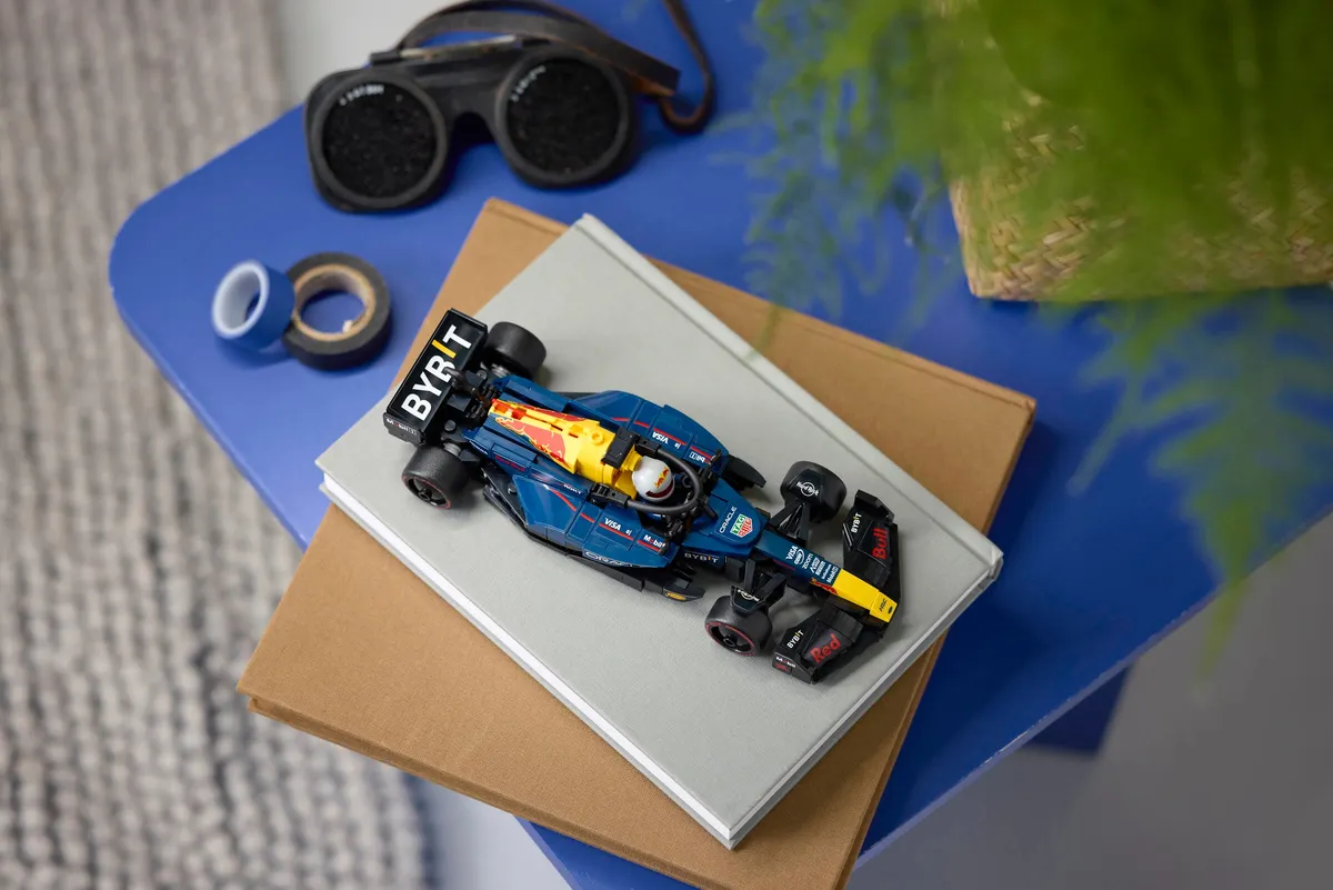 Oracle Red Bull Racing RB20 F1® Race Car - Image 5